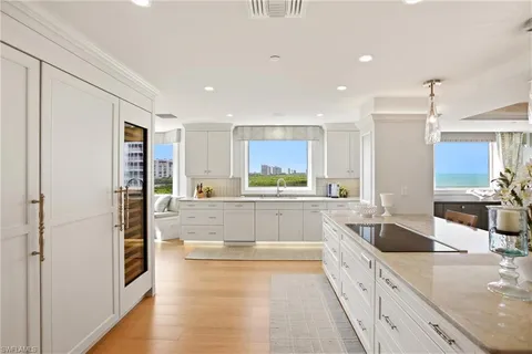 $6,400,000 | 8171 Bay Colony Drive, Unit 801, Naples, FL 34108