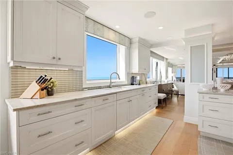 $6,400,000 | 8171 Bay Colony Drive, Unit 801, Naples, FL 34108