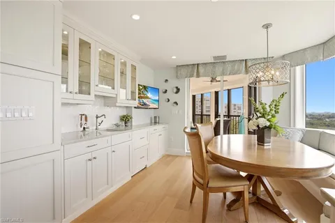 $6,400,000 | 8171 Bay Colony Drive, Unit 801, Naples, FL 34108