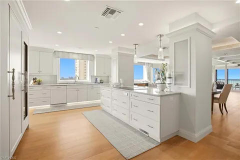 $6,400,000 | 8171 Bay Colony Drive, Unit 801, Naples, FL 34108