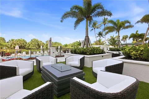 $6,400,000 | 8171 Bay Colony Drive, Unit 801, Naples, FL 34108