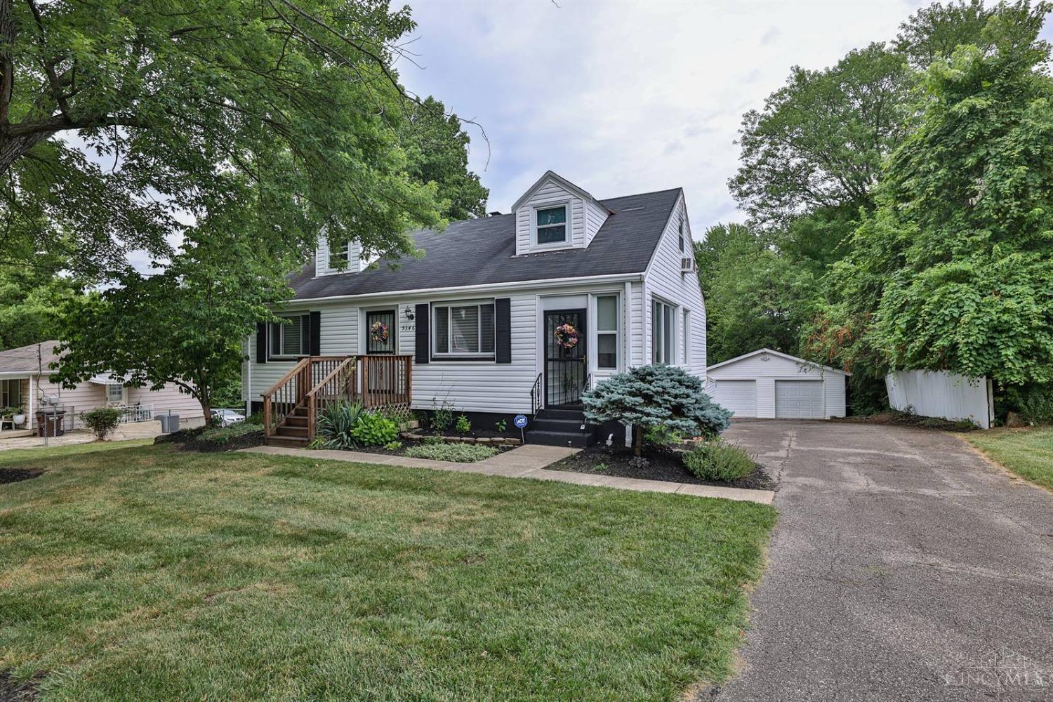 5346 Belclare Road Cincinnati, OH 45247 - Photo 1 of 38