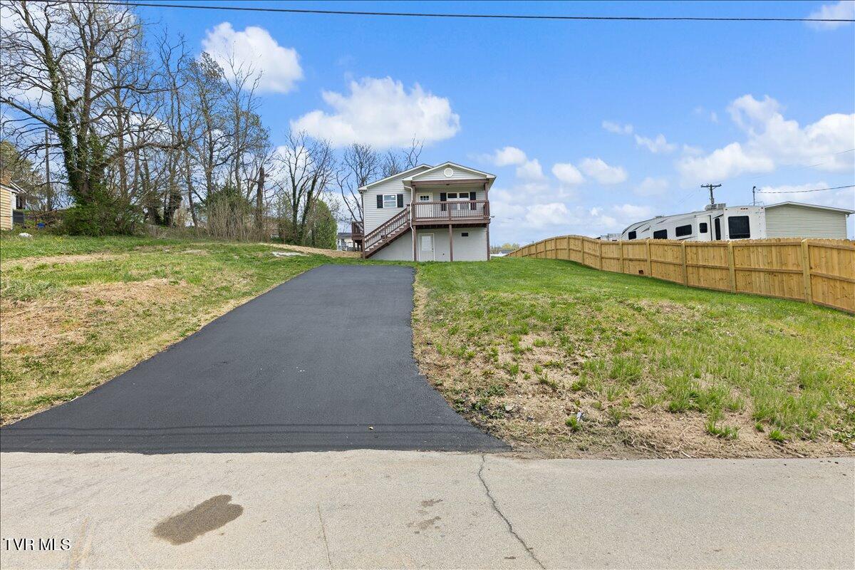 108 Lilly Street Bristol, TN 37620 - Photo 2 of 44 03-128A0551