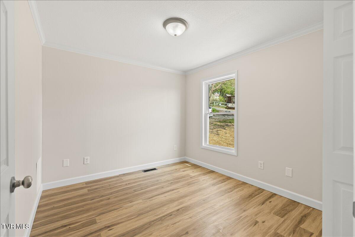 108 Lilly Street Bristol, TN 37620 - Photo 40 of 44 26-128A0614