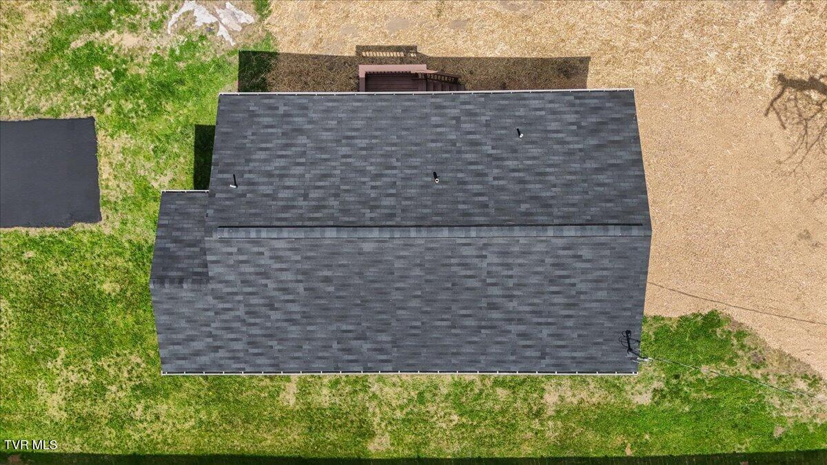 108 Lilly Street Bristol, TN 37620 - Photo 8 of 44 33-DJI_20260401135433_0334_D