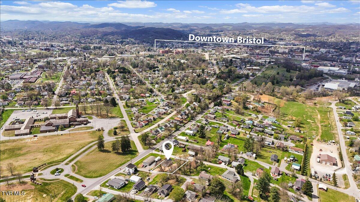 108 Lilly Street Bristol, TN 37620 - Photo 10 of 44 35-DJI_20260401135515_0340_D