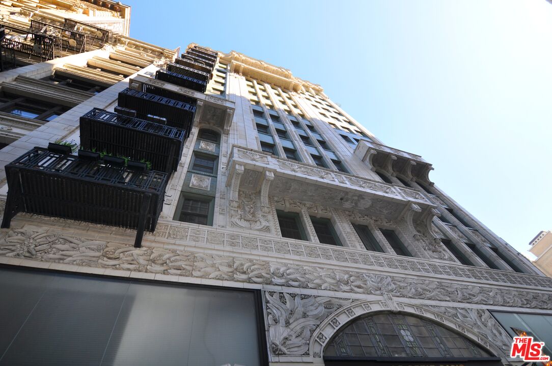 416 South Spring Street, Unit 805 Los Angeles, CA 90013 - Photo 21 of 24 a view of a building