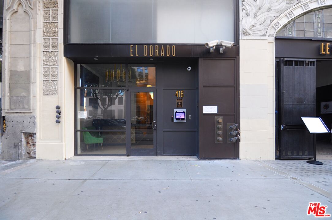 416 South Spring Street, Unit 805 Los Angeles, CA 90013 - Photo 23 of 24 a view of gallery with hallway