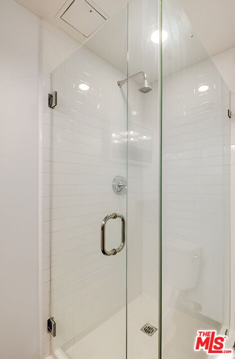 416 South Spring Street, Unit 805 Los Angeles, CA 90013 - Photo 8 of 24 a bathroom with a shower