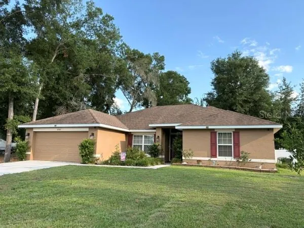 $379,900 | 8262 Southeast 158th Place, Summerfield, FL 34491