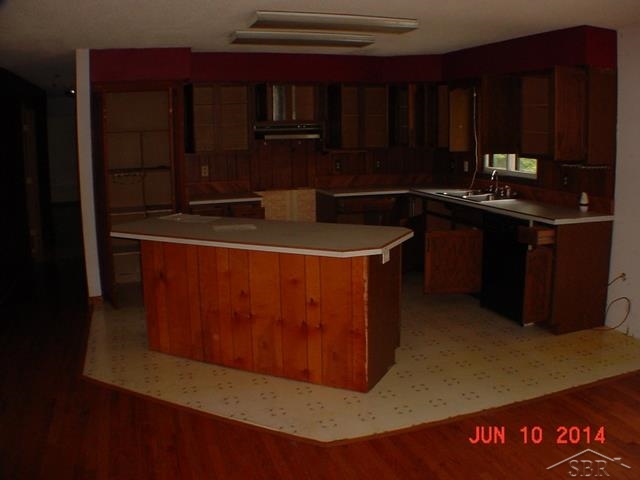 858 East Chippewa River Road Midland, MI 48640 - Photo 4 of 10 31199239-3.JPG