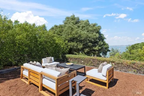 $2,995,000 | 5025 Paradise Drive, Tiburon, CA 94920