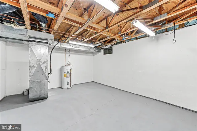 a view of utility room