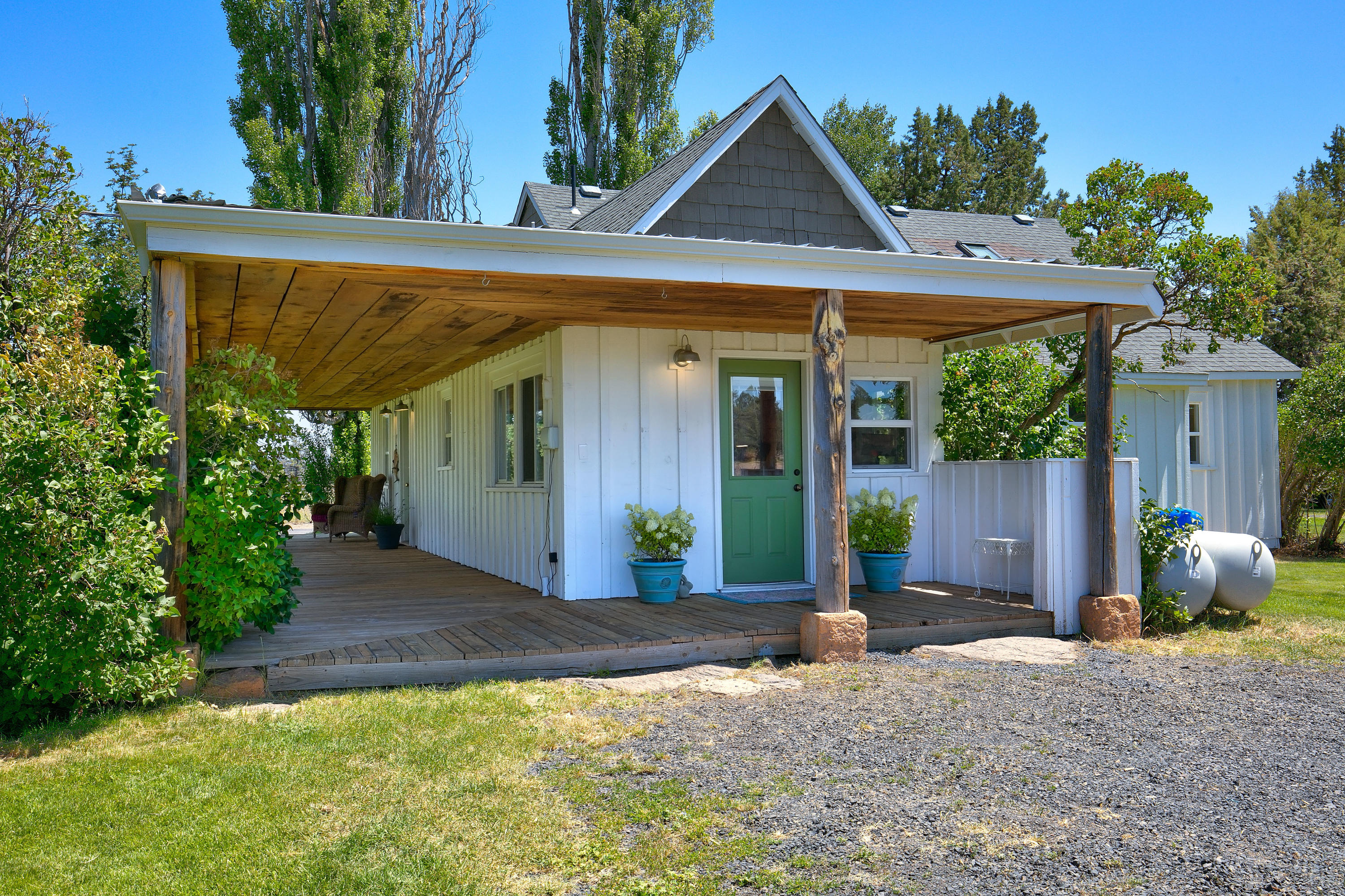 66295 Gerking Market Road Bend, OR 97703 - Photo 4 of 27 04