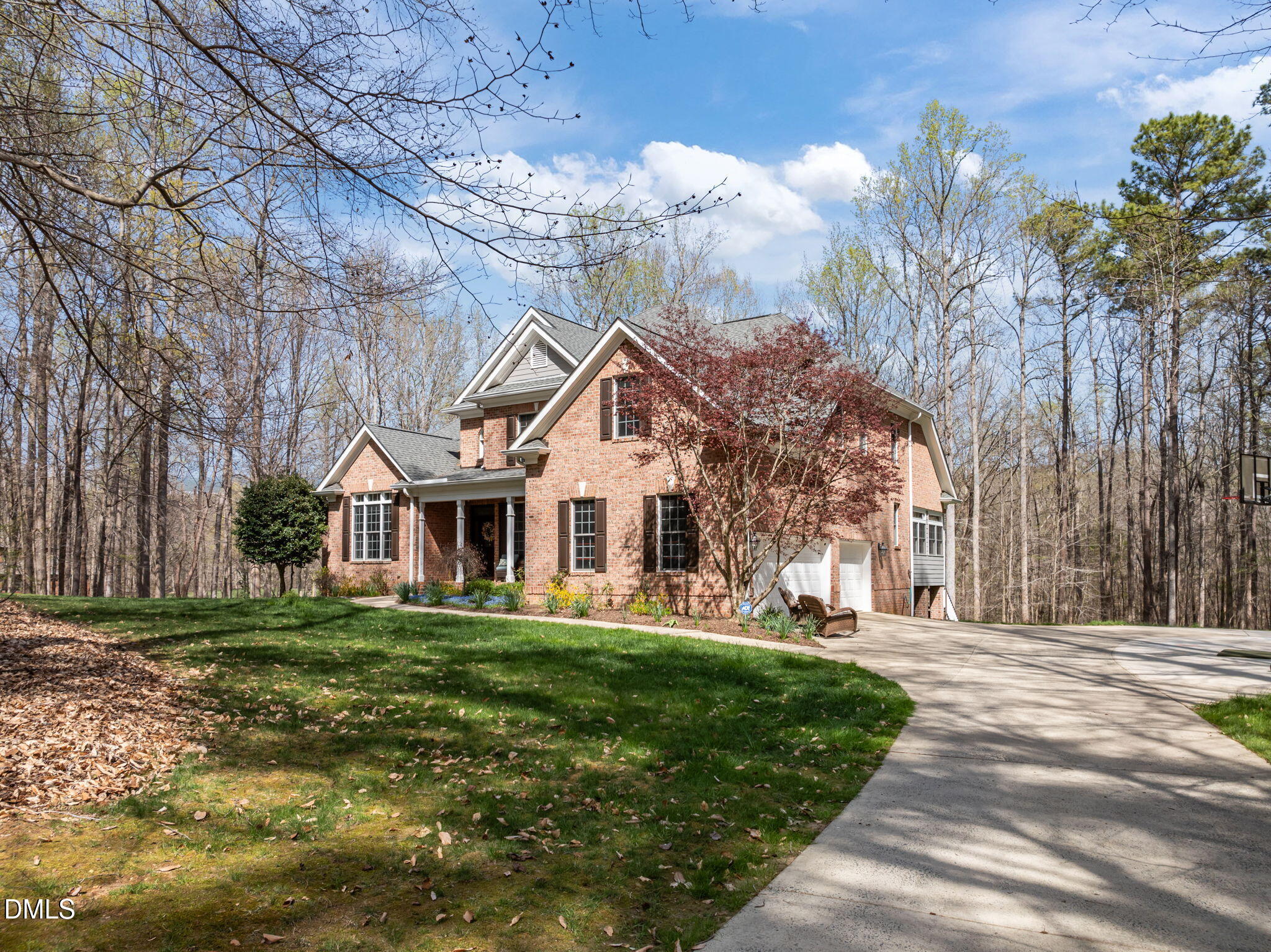 825 Oxbow Crossing Road Chapel Hill, NC 27516 - Photo 83 of 86 a front view of a house with a garden