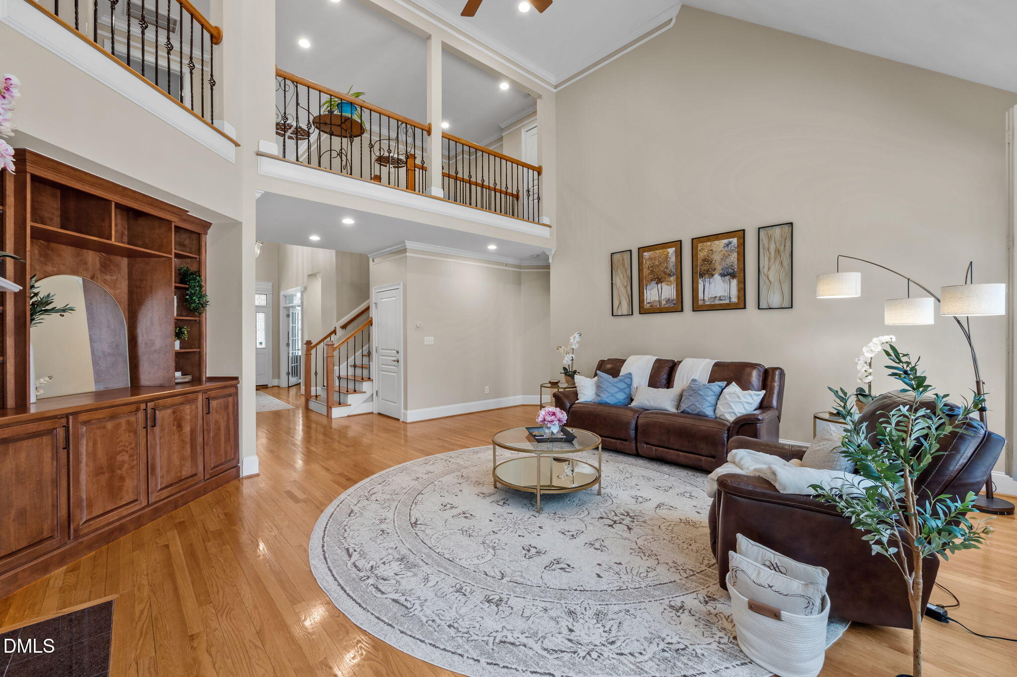 825 Oxbow Crossing Road Chapel Hill, NC 27516 - Photo 8 of 86 a living room with furniture