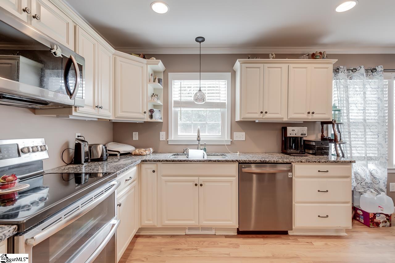 107 Farmington Road Greenville, SC 29605 - Photo 11 of 22 Gallery Image 11