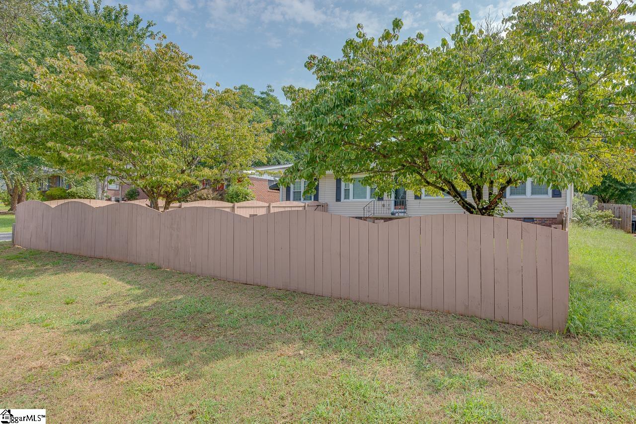 107 Farmington Road Greenville, SC 29605 - Photo 3 of 22 Gallery Image 3