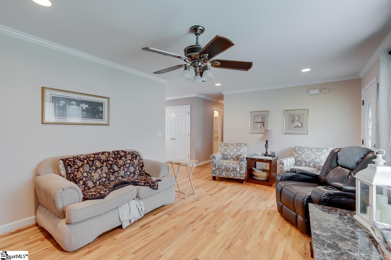 107 Farmington Road Greenville, SC 29605 - Photo 8 of 22 Gallery Image 8