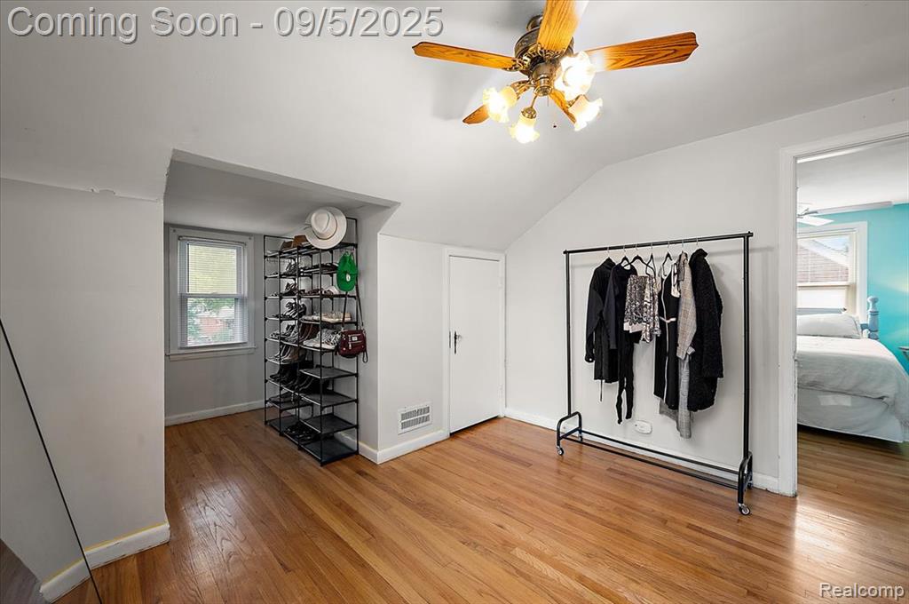 2151 Hawthorne Road Grosse Pointe Woods, MI 48236 - Photo 23 of 38