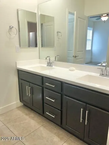 a bathroom with bathtub