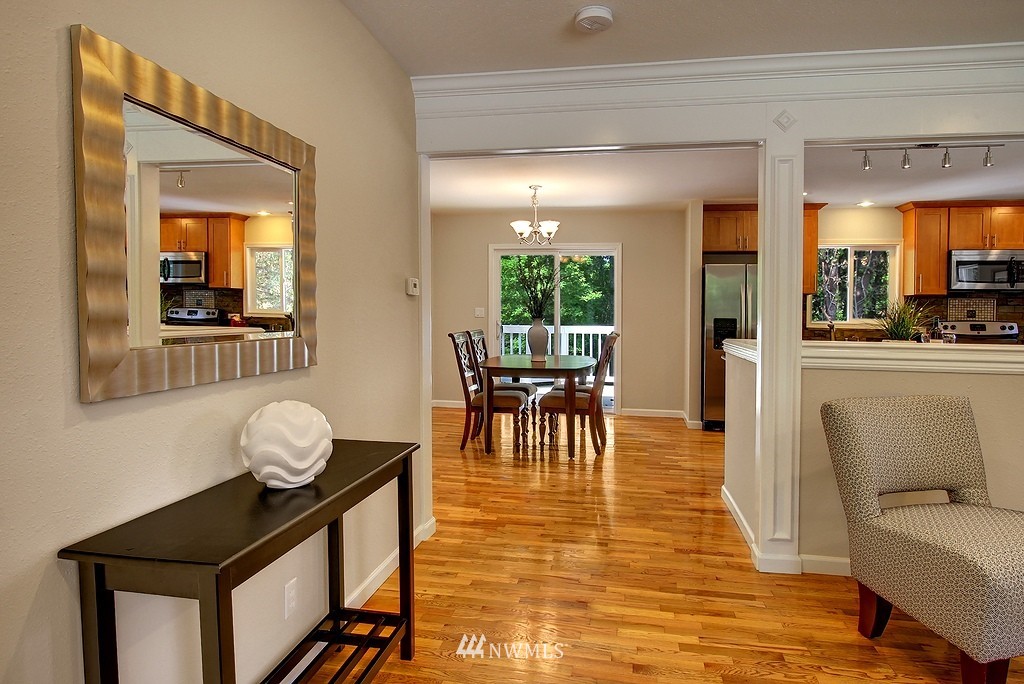 1123 Chelan Avenue Northeast Renton, WA 98059 - Photo 4 of 17 Gallery Image 4