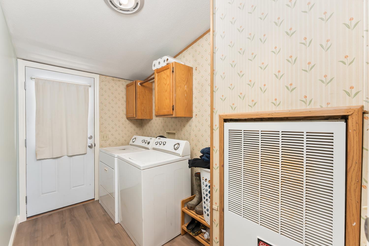 12850 Fiddletown Road Plymouth, CA 95669 - Photo 74 of 88 Newer flooring
