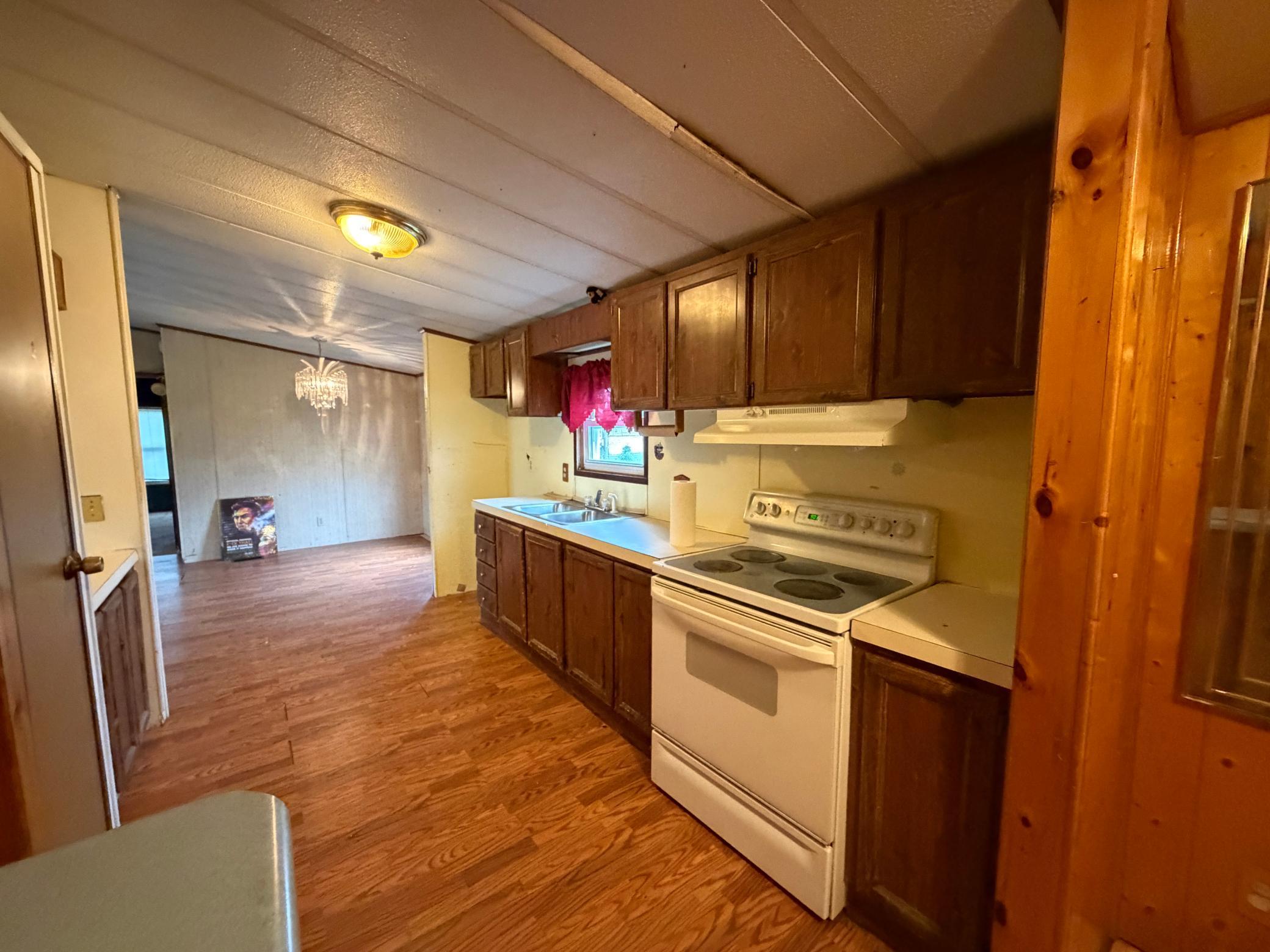 205 4th Avenue Southwest Roseau, MN 56751 - Photo 4 of 14