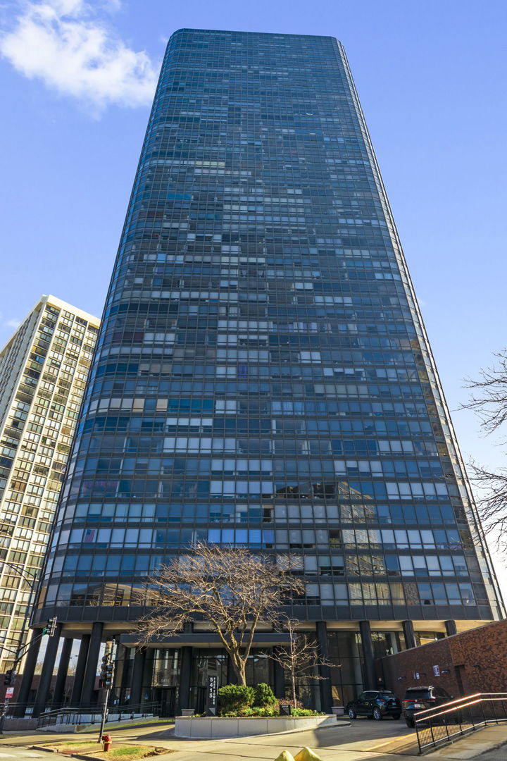 5415 North Sheridan Road, Unit 915 Chicago, IL 60640 - Photo 1 of 28 a view of a tall building