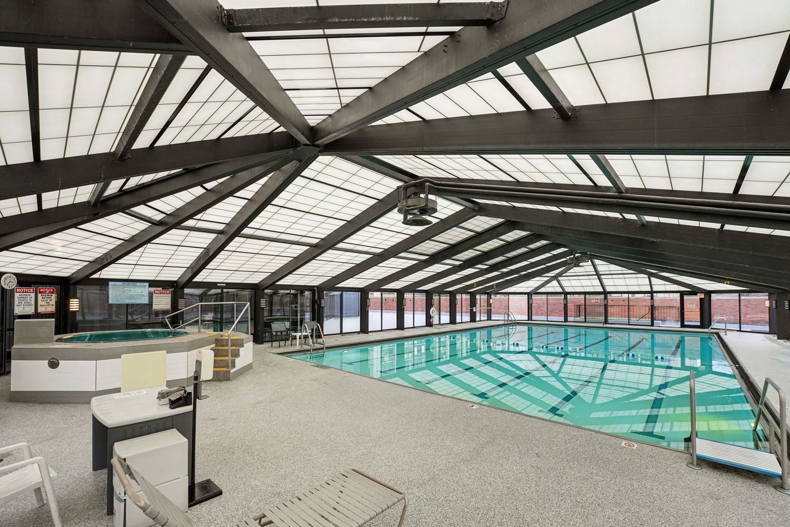 5415 North Sheridan Road, Unit 915 Chicago, IL 60640 - Photo 17 of 28 a view of room