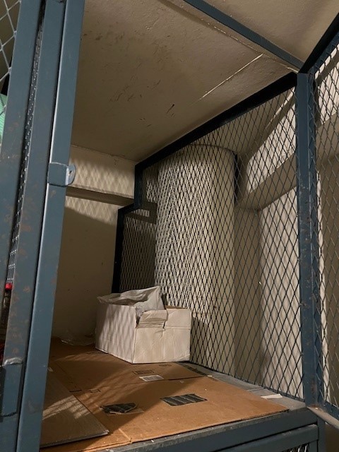 5415 North Sheridan Road, Unit 915 Chicago, IL 60640 - Photo 27 of 28 a view of bathroom