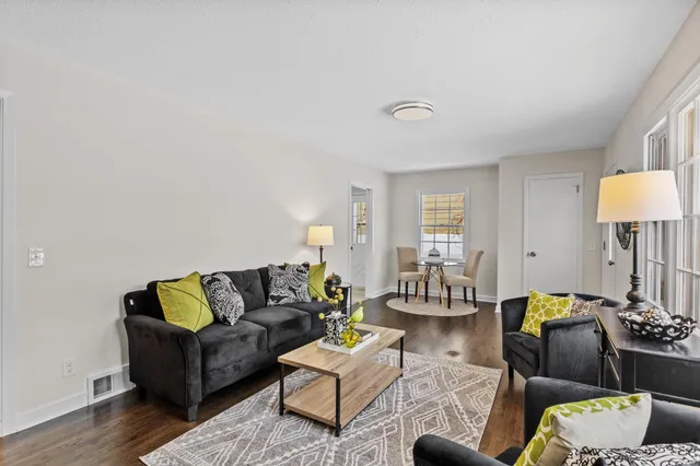 $535,000 | 5013 Oxford Avenue, Edina, MN 55436