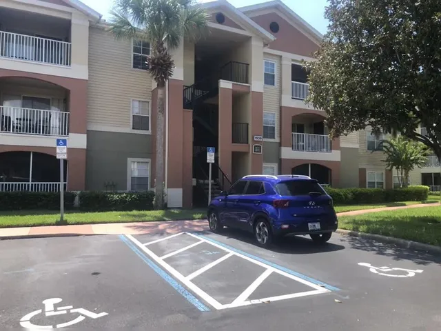 $265,000 | 1939 Summer Club Drive, Unit 215, Oviedo, FL 32765