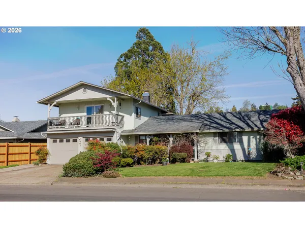 $550,000 | 967 Rainbow Drive, Springfield, OR 97477