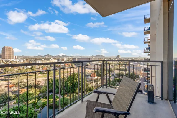 $839,000 | 200 West Portland Street, Unit 1024, Phoenix, AZ 85003