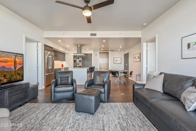 $870,000 | 200 West Portland Street, Unit 1024, Phoenix, AZ 85003