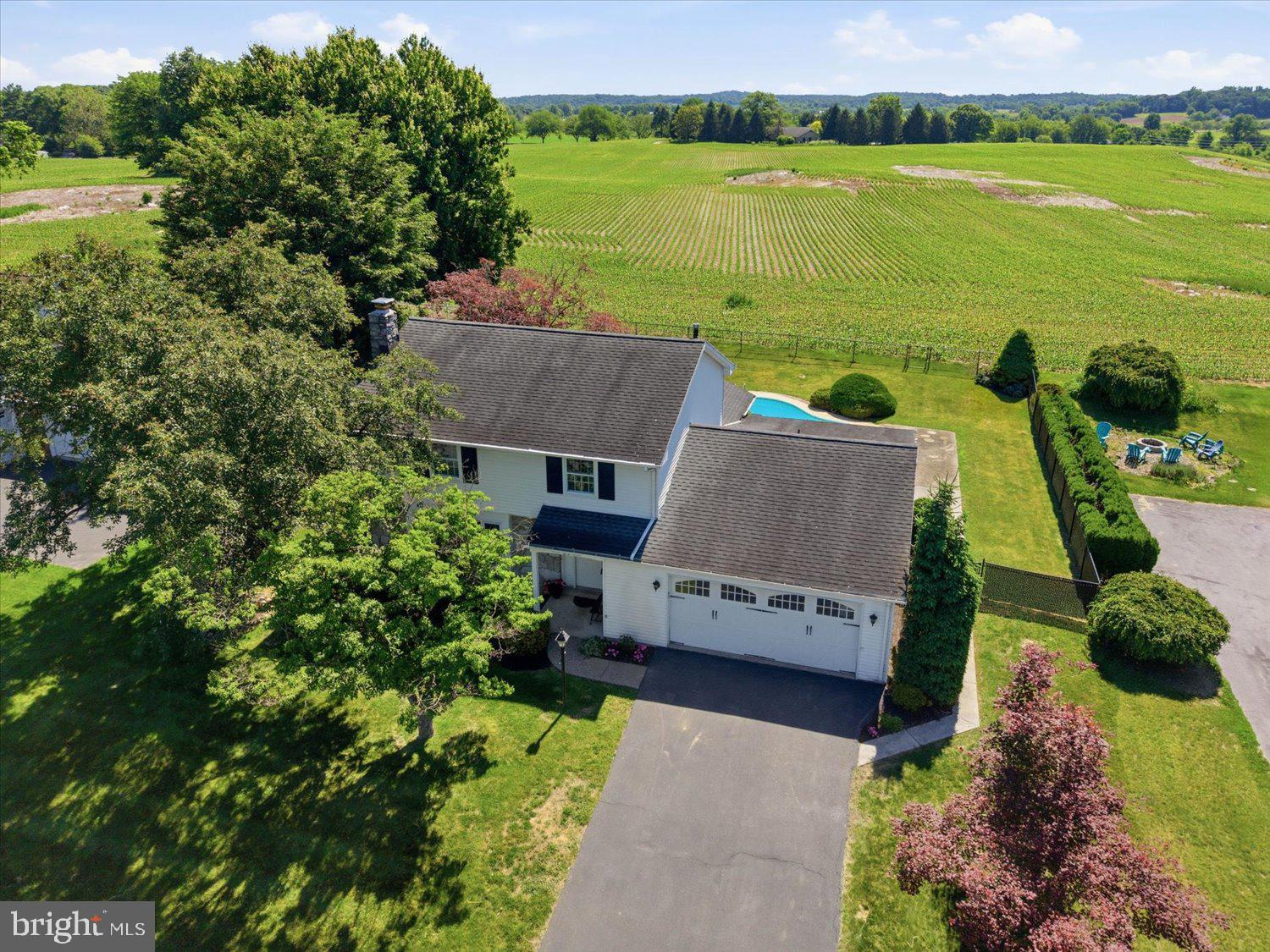 387 Yorktown Road Hershey, PA 17033 - Photo 2 of 43