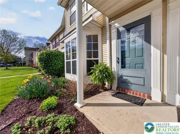 $260,000 | 1920 Delancey Street, Hellertown, PA 18055