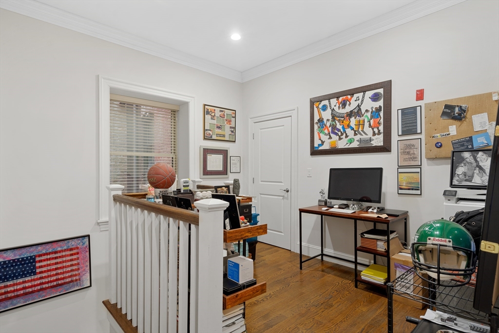 1471 Beacon Street, Unit 1 Brookline, MA 02446 - Photo 7 of 20