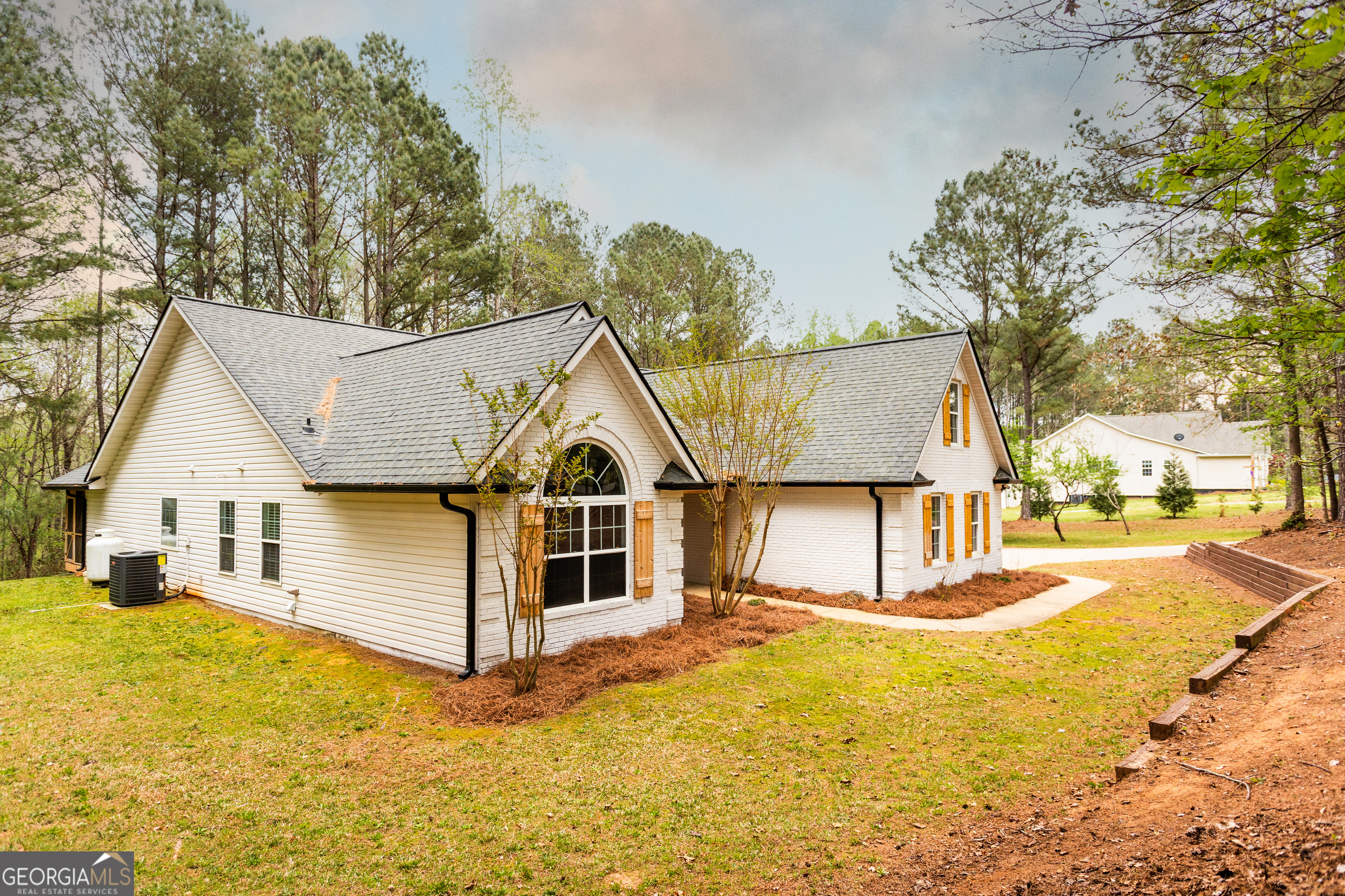 1020 Brenda Lane Madison, GA 30650 - Photo 2 of 73