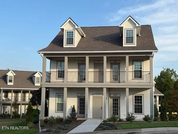 $450,000 | 410 East Church Avenue, Maryville, TN 37804