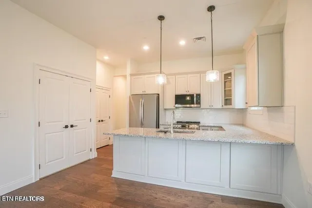 $450,000 | 410 East Church Avenue, Maryville, TN 37804