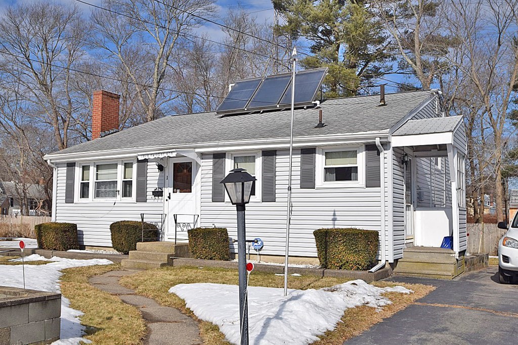 1 Selwyn Road Randolph, MA 02368 - Photo 1 of 19 Gallery Image 1