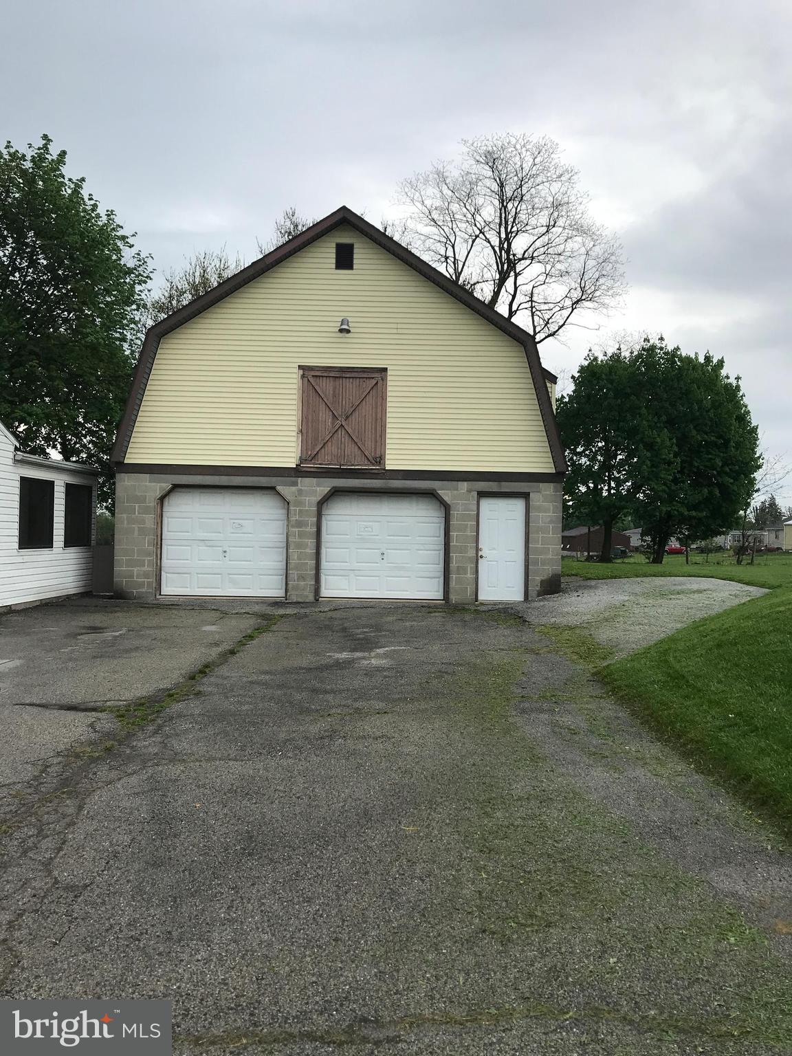 165 Copenhaffer Road York, PA 17404 - Photo 4 of 24 Gallery Image 4