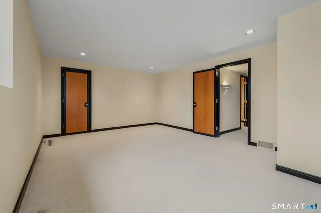 $1,950,000 | 66 Cove Road, Lyme, CT 06371