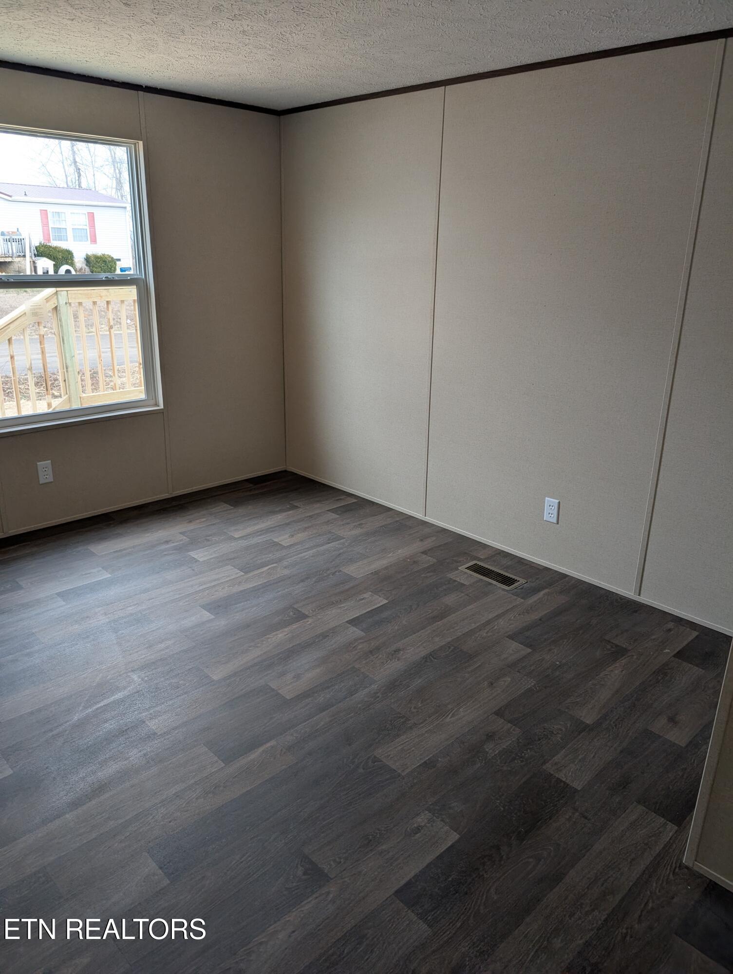 269 Laura Boling Loop Road Strawberry Plains, TN 37871 - Photo 16 of 26 1000001995