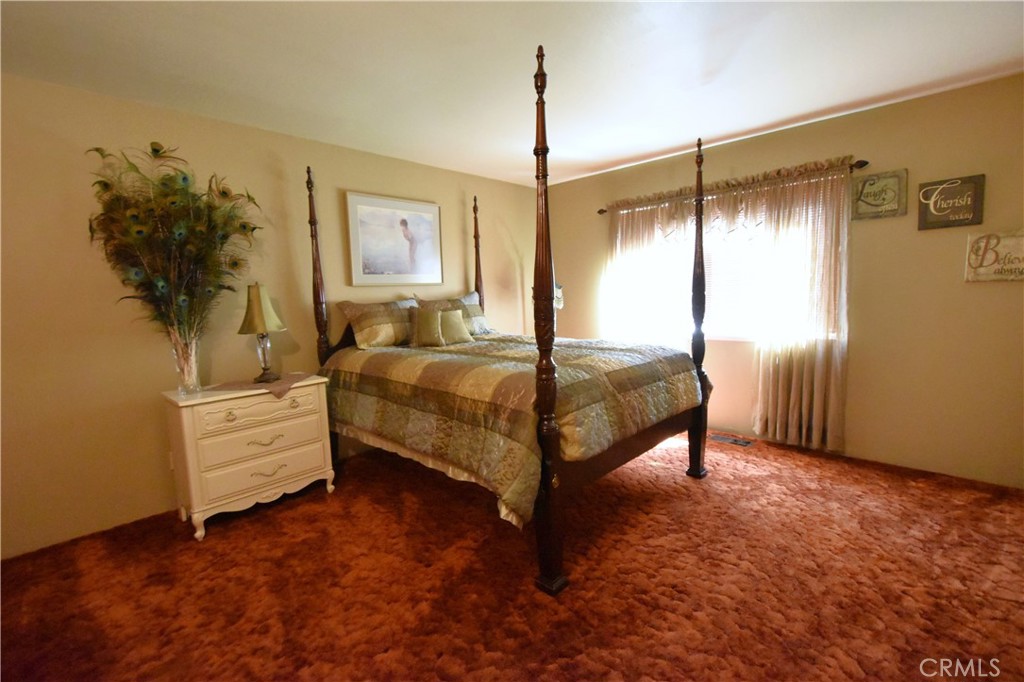 5409 Highway 3 Etna, CA 96027 - Photo 20 of 58 a bedroom with a bed and a window