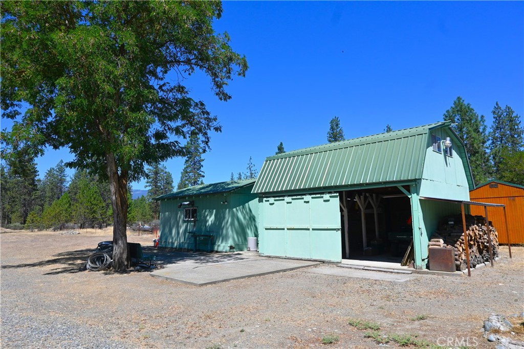5409 Highway 3 Etna, CA 96027 - Photo 48 of 58 a front view of a house with a yard