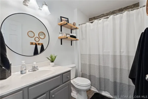 $714,900 | 27 Old Sassafrass Road, Eldon, MO 65026