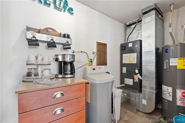 $714,900 | 27 Old Sassafrass Road, Eldon, MO 65026